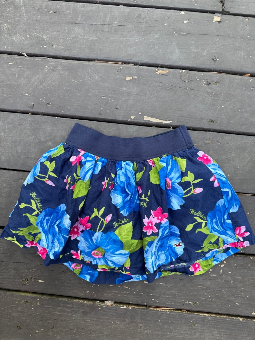 Hollister Navy Skirt with Blue, Pink & Green Floral Print size XS